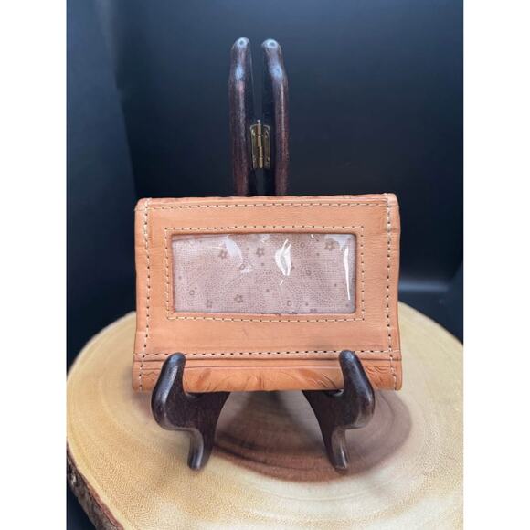 Vintage Handmade Floral Leather Wallet - Picture 5 of 7